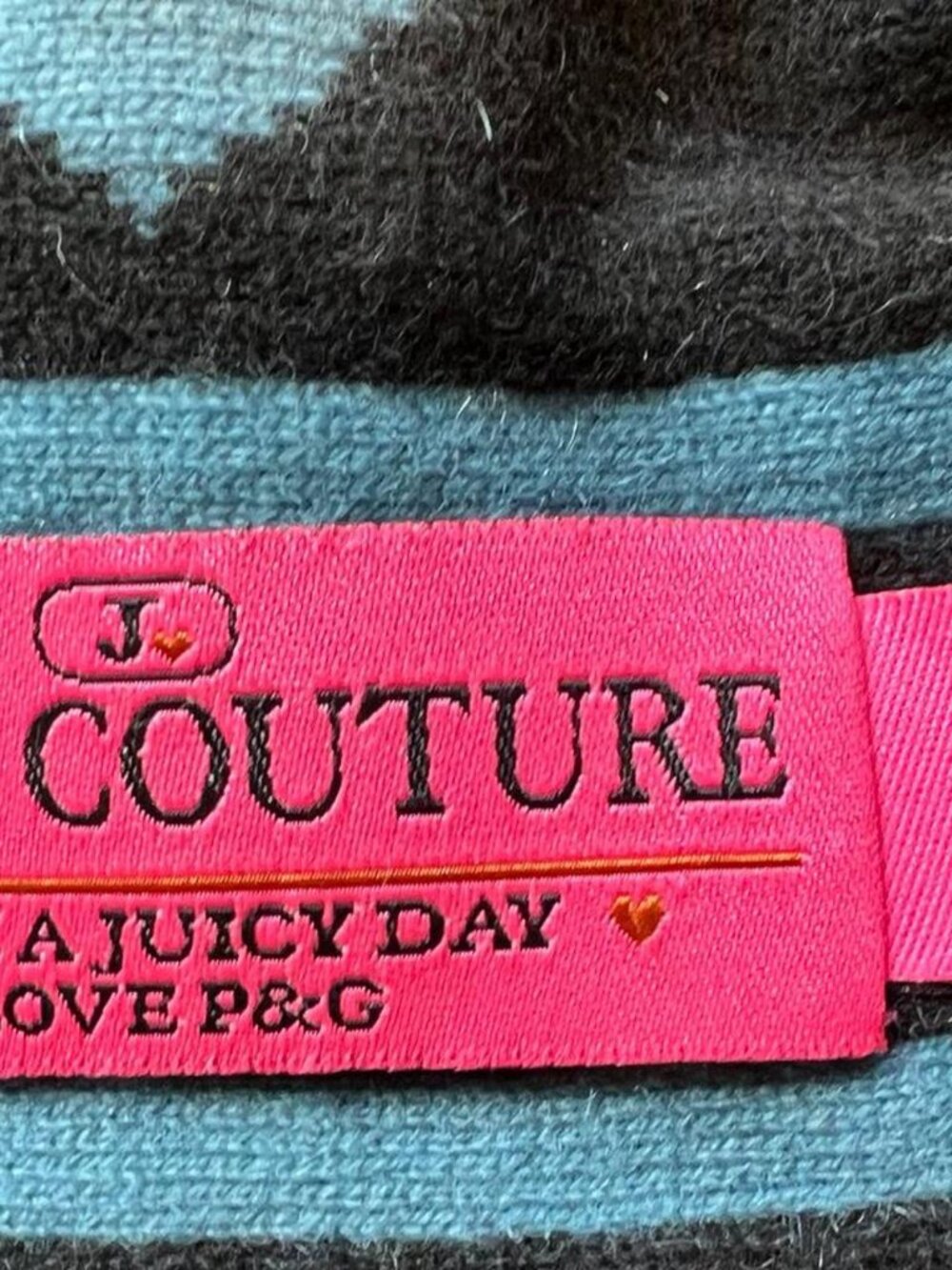 Juicy Couture Reversible 100% Cashmere Scarf – Blue & Black – Like New - Picture 3 of 3